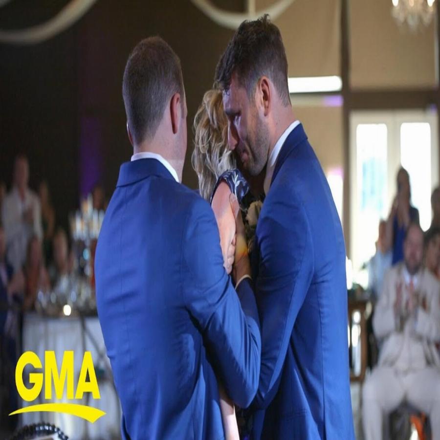 Σιγκίνησε ολόκληρο το Ίντερνετ: Viral γαμπρός σηκώνει την ανάπηρη μητέρα του και χορεύει μαζί της στη γαμήλια δεξίωση