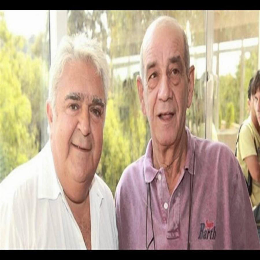 Κυκλοφόρησε για πρώτη φορά: Το σπάνιο στιγμιότυπο του Πασχάλη Τερζή στα νιάτα του με τον Δημήτρη Μητροπάνο