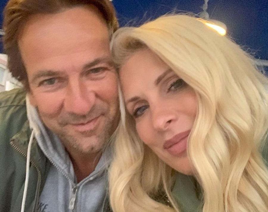 Ελένη Μενεγάκη: Τα παιδικά χρόνια, οι τρεις γάμοι, τα πρώτα βήματα στην καριέρα της, η αμύθητη περιουσία και τα αμέτρητα ακίνητα