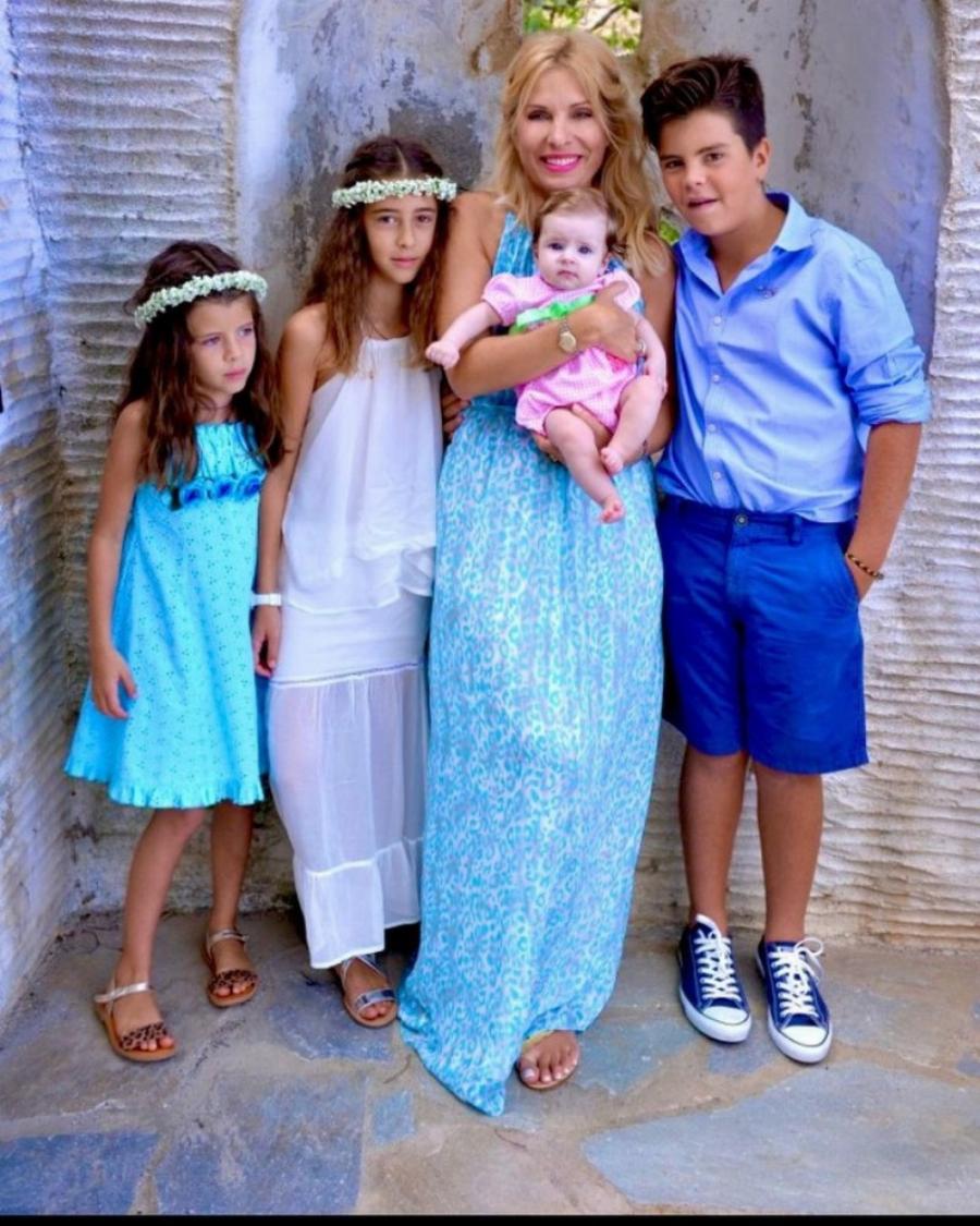 Έχουν την οικογένεια πάνω απ΄όλα: Τα 7 διάσημα ζευγάρια Ελλήνων που έχουν πολύτεκνες οικογένειες με τρία παιδιά και πάνω