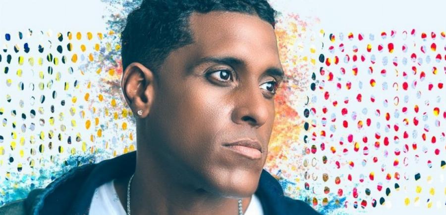 Ανείπωτος θρήνος στη Γαλλία: Τραγουδιστής κατέρρευσε και πέθανε επί σκηνής σε συναυλία στο Παρίσι