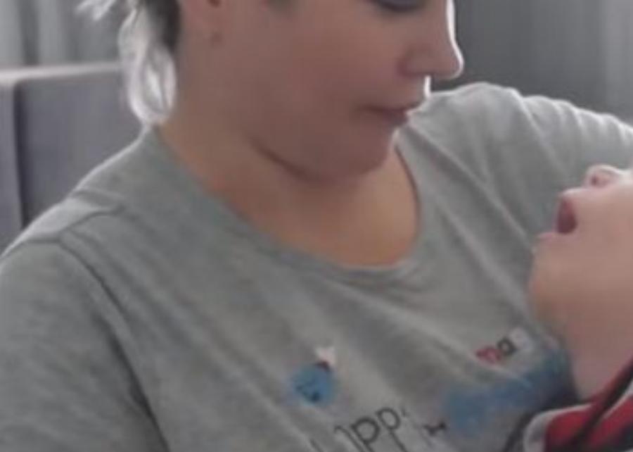 Εξομολόγηση αναγνώστριας: Γέννησα ένα παιδί εκτός γάμου και όλοι είναι εναντίον μου. Είμαι σε απόγνωση, δεν ξέρω τι να κάνω