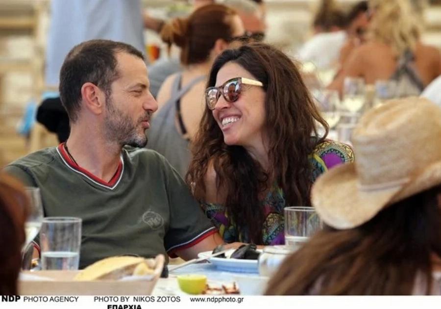 Ναταλία Δραγούμη: Το υπέροχο εξοχικό σπίτι της ηθοποιού, η παραμυθένια αυλή, ο σύζυγός της και το υπαίθριο μπάνιο για να βλέπει τα αστέρια