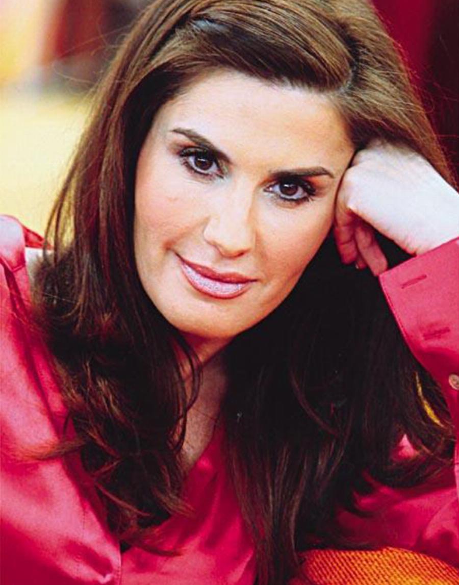 Κάτια Νικολαΐδου: Η επαγγελματική επιτυχία, το σοβαρό πρόβλημα υγείας, η εγκατάλειψη από τον σύζυγο, ο γάμος και η εμφάνιση στα 57