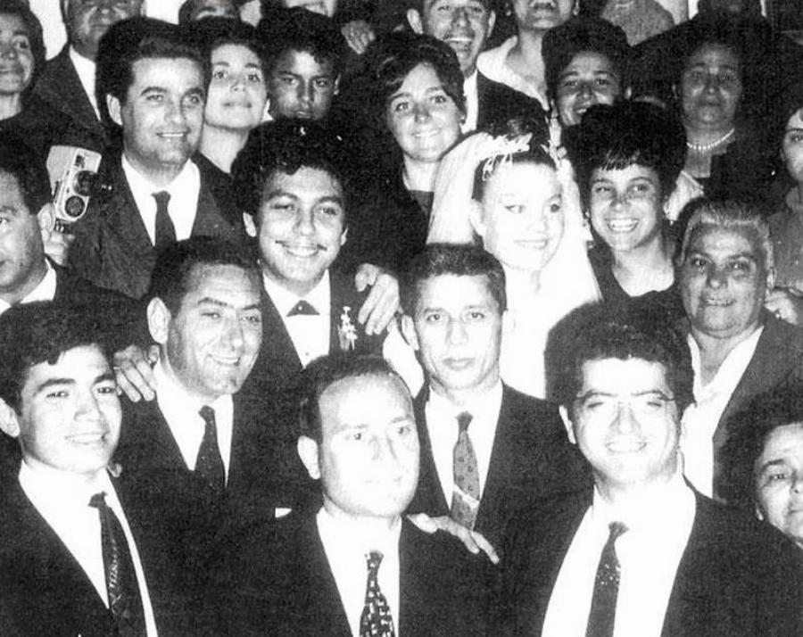 Μανώλης Αγγελόπουλος: Ο «βασιλιάς των τσιγγάνων» που γεννήθηκε σε τσαντίρι και έφυγε στα 50 του με 100.000 κόσμο στην κηδεία του