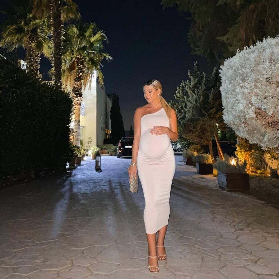 Νέα γέννηση στην ελληνική showbiz: Έγιναν γονείς και κυκλοφόρησε η πρώτη φώτο μέσα από το μαιευτήριο