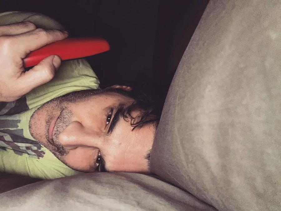 Ατμοσφαιρικό και χουχουλιάρικο: Το σπίτι του Χριστόφορου Παπακαλιάτη είναι βγαλμένο από τις σειρές του