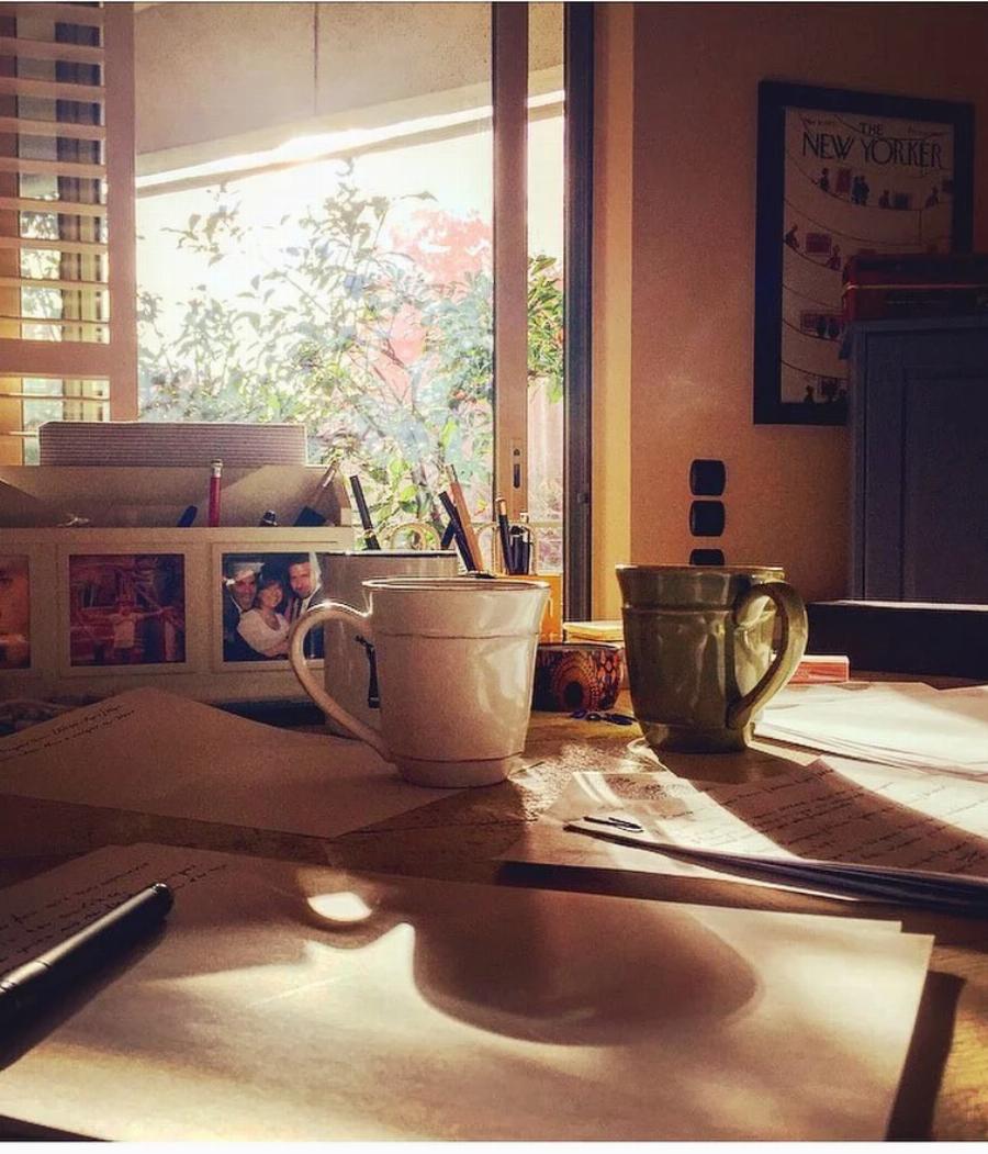 Ατμοσφαιρικό και χουχουλιάρικο: Το σπίτι του Χριστόφορου Παπακαλιάτη είναι βγαλμένο από τις σειρές του