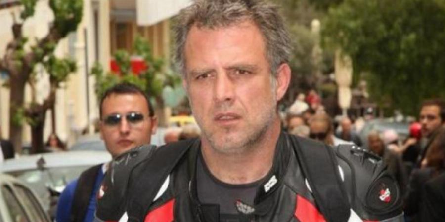 Πασχάλης Τσαρούχας: Η αποκάλυψη πως είχε πέσει θύμα σεξουαλικής παρενόχλησης, ο γάμος με την Παπαθωμά και οι φωτογραφίες με τον γιο του