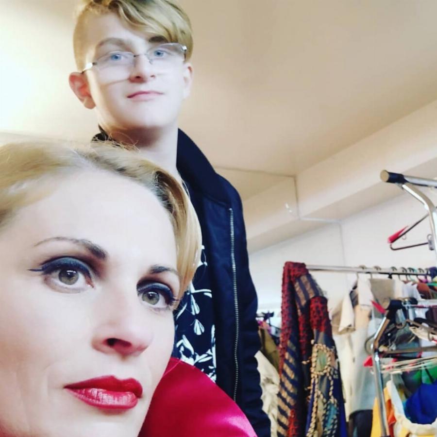 Πασχάλης Τσαρούχας: Η αποκάλυψη πως είχε πέσει θύμα σεξουαλικής παρενόχλησης, ο γάμος με την Παπαθωμά και οι φωτογραφίες με τον γιο του