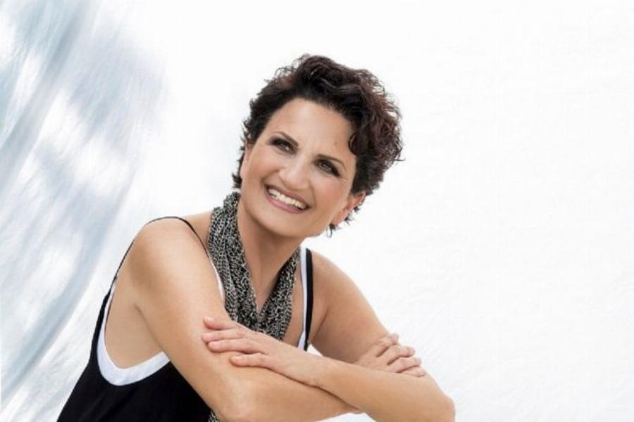 Άλκηστις Πρωτοψάλτη: Τα πρώτα χρόνια στην Αίγυπτο, ο χειρουργός πατέρας, η αγάπη για το ποδόσφαιρο και η άναρχη ζωή