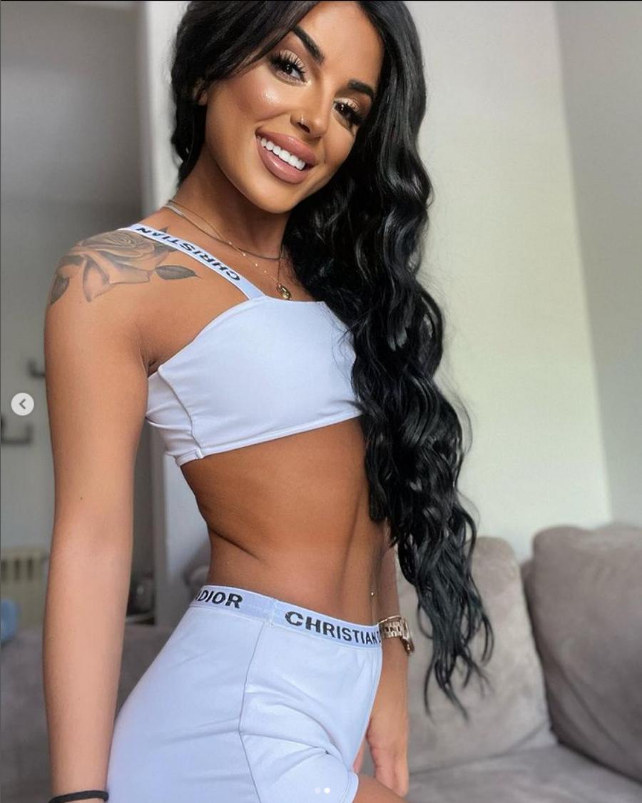 Σαν σταρ του Hollywood: Αγνώριστη η Σύλια του Big Brother με μακριά μαλλιά και φουσκωμένα χείλη