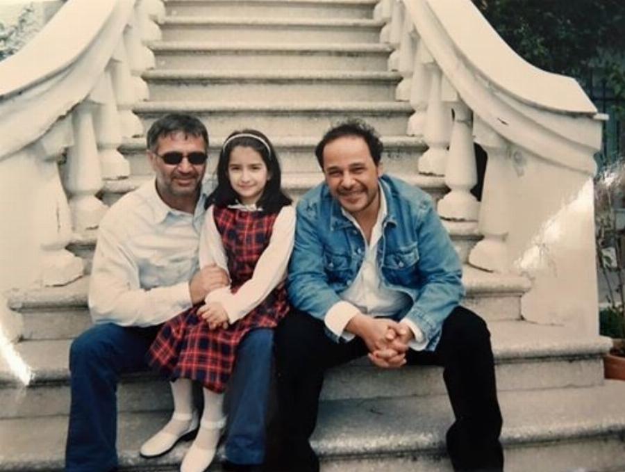 Σπάνιο στιγμιότυπο: Η αδημοσίευτη φωτογραφία του Νίκου Σεργιανόπουλου από τους «Δύο Ξένους»