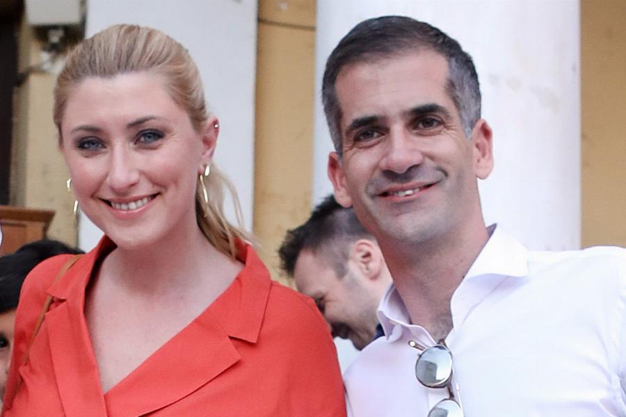 Ανακοίνωσε τα ευχάριστα με μια φωτογραφία: Χαρές στο σπίτι της Σίας Κοσιώνη και του Κώστα Μπακογιάννη