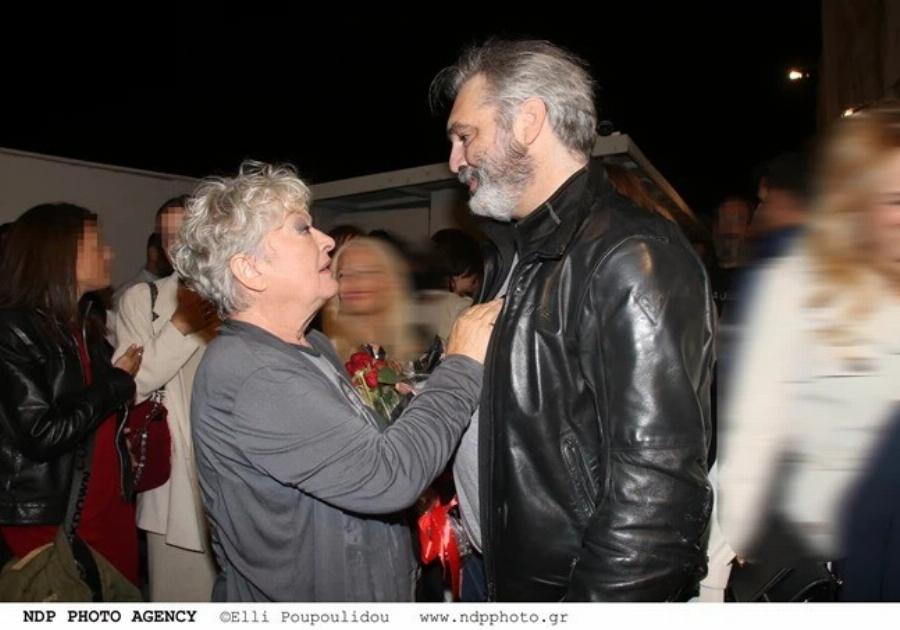 Μετά από χρόνια και πάλι μαζί η Τάνια Τσανακλίδου και ο Άλκης Κούρκουλος: Η τρυφερή αγκαλιά του πρώην ζευγαριού