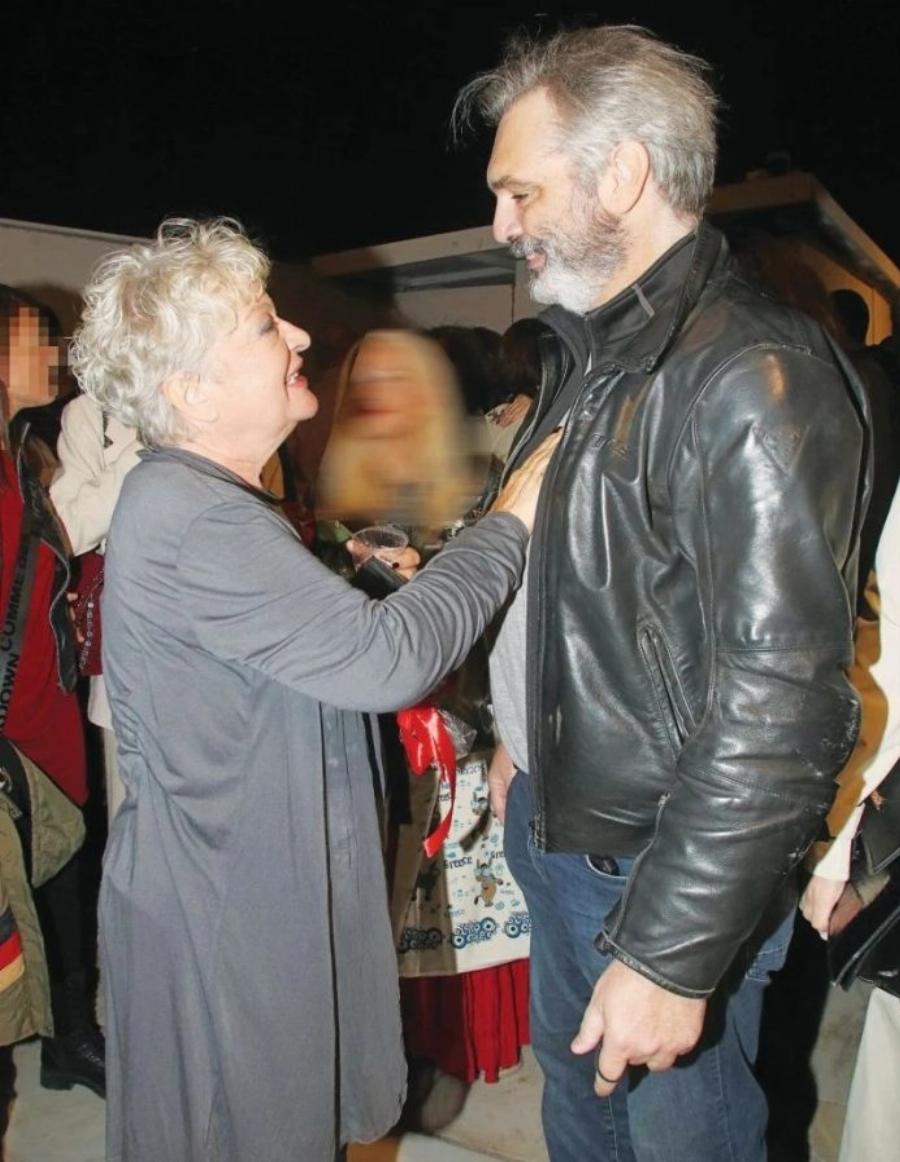 Μετά από χρόνια και πάλι μαζί η Τάνια Τσανακλίδου και ο Άλκης Κούρκουλος: Η τρυφερή αγκαλιά του πρώην ζευγαριού