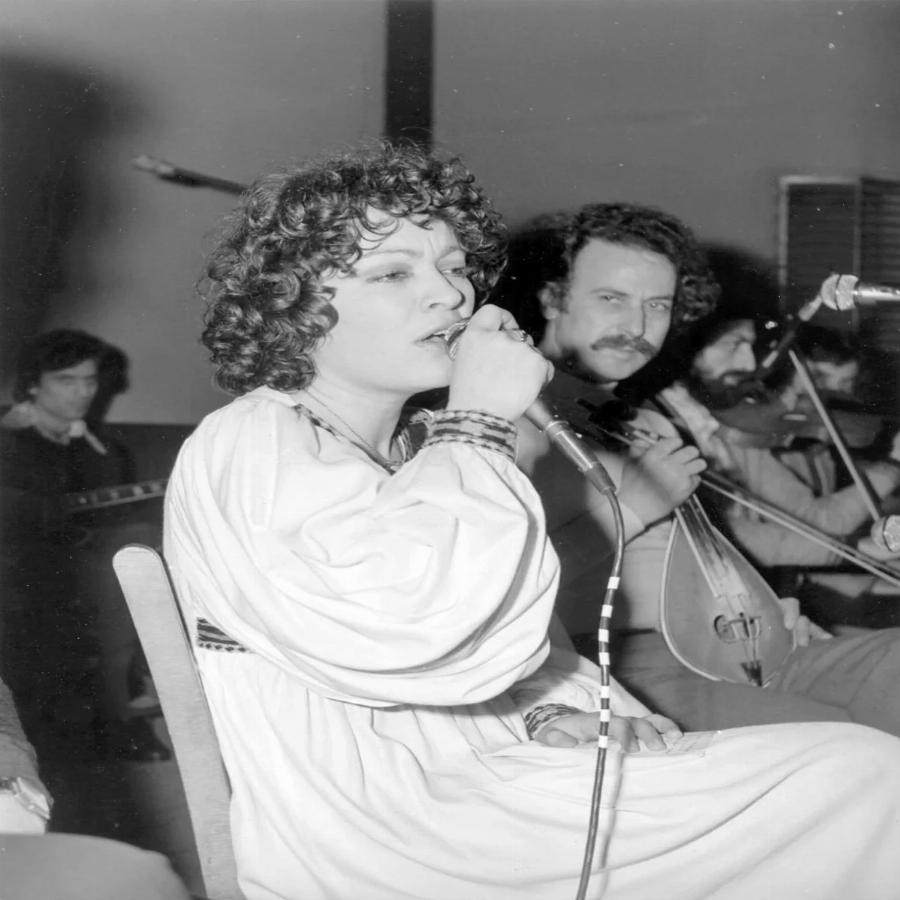 Μετά από χρόνια και πάλι μαζί η Τάνια Τσανακλίδου και ο Άλκης Κούρκουλος: Η τρυφερή αγκαλιά του πρώην ζευγαριού