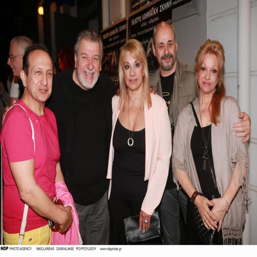 Μαζί για 38 χρόνια: Με αυτήν την πασίγνωστη κούκλα ηθοποιό είναι παντρεμένος ο Τάσος Χαλκιάς