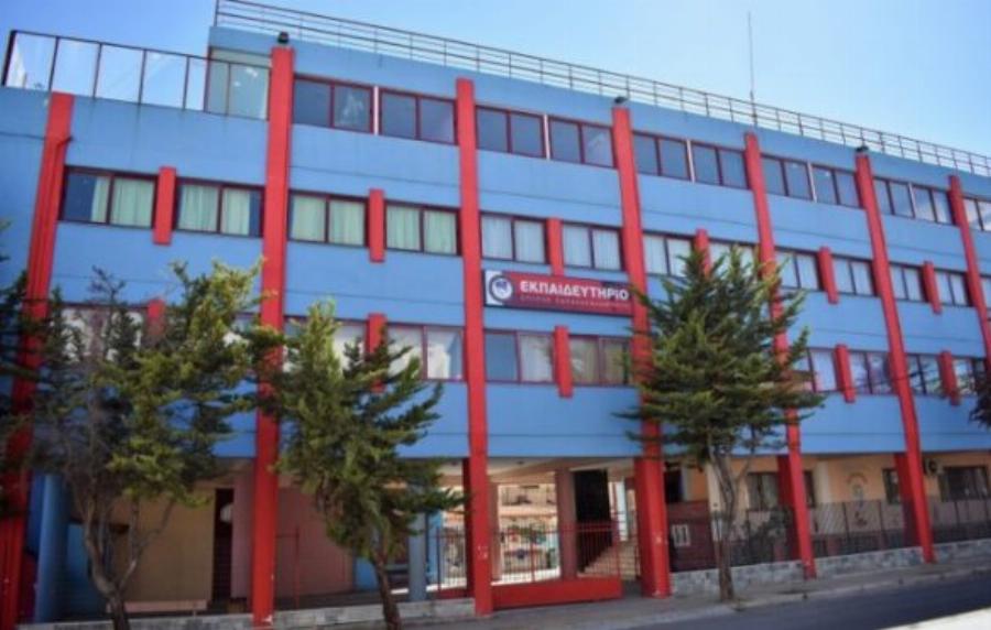 Οικογενειακή τραγωδία στο Περιστέρι: Έχασαν τη ζωή τους σε τροχαίο το ζεύγος Παπαχαραλάμπους, πριν 1 χρόνο είχε πεθάνει ο γιος τους