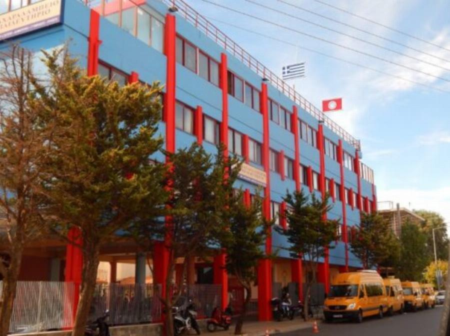 Οικογενειακή τραγωδία στο Περιστέρι: Έχασαν τη ζωή τους σε τροχαίο το ζεύγος Παπαχαραλάμπους, πριν 1 χρόνο είχε πεθάνει ο γιος τους