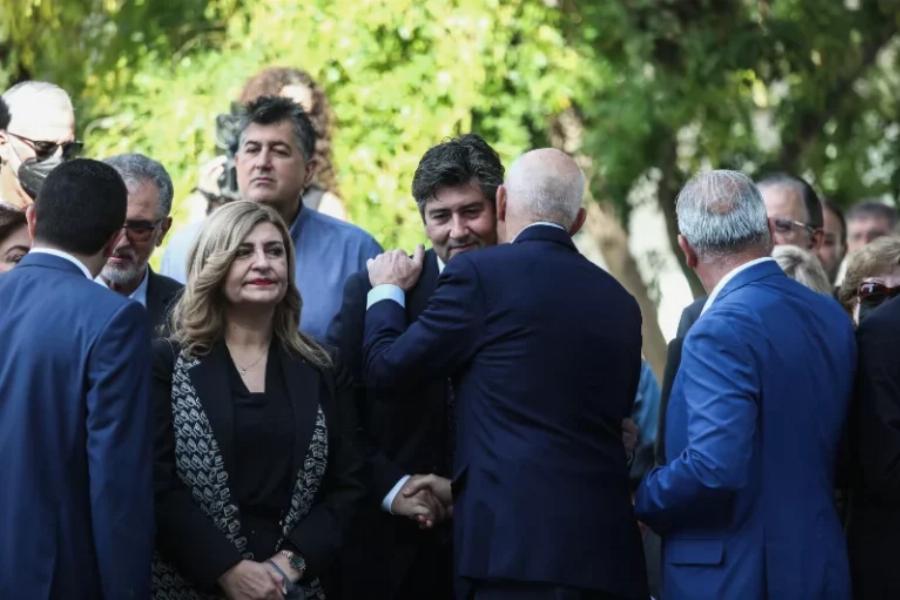 Φώφη Γεννηματά: Σε κλίμα συγκίνησης το μνημόσυνο για τον έναν χρόνο από τον θάνατό της