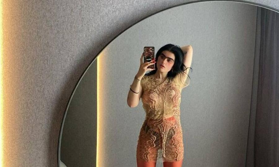 Σοφία Χατζηπαντελή: Το μοντέλο με το μονόφρυδο που άλλαξε το GNTM, τάραξε την ελληνική τηλεόραση και βγάζει 1,5 εκατ. λίρες ετησίως