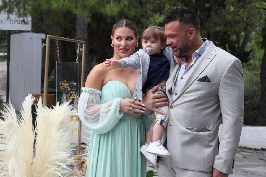 Κώστας Σόμμερ και Βαλεντίνη Παπαδάκη: Στιγμιότυπα από τη λαμπερή βάφτιση του γιου τους