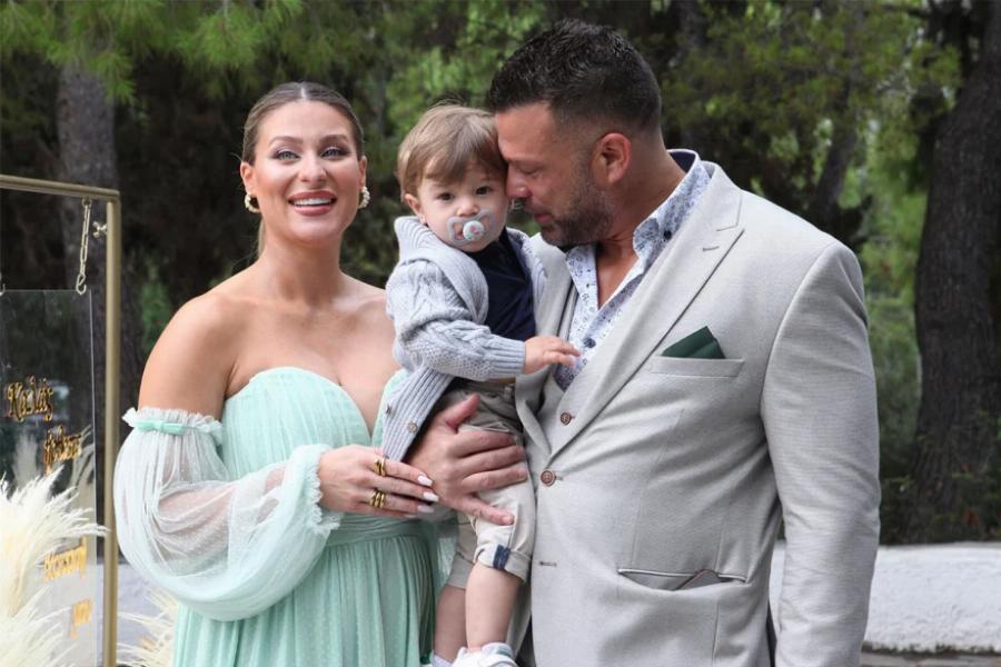 Κώστας Σόμμερ και Βαλεντίνη Παπαδάκη: Στιγμιότυπα από τη λαμπερή βάφτιση του γιου τους