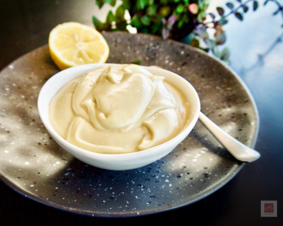 Πως να πετύχεις την πιο νόστιμη μαγιονέζα χωρίς αυγά: Το κόλπο με την ποσότητα του ελαιόλαδου