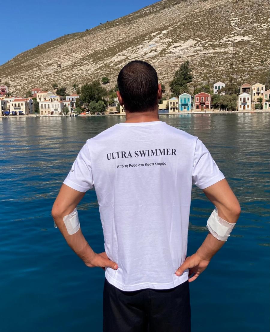 Σπύρος Χρυσικόπουλος: Ο Έλληνας που κολύμπησε από την Ρόδο στο Καστελόριζο σε 64 ώρες χωρίς διακοπή