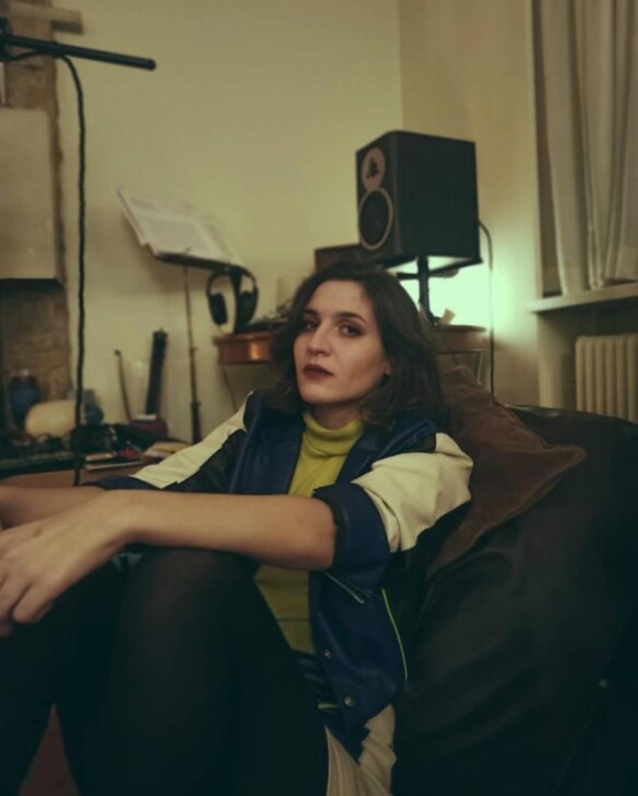 Θυμίζει «καφέ της χαράς»: Το παραδοσιακό σπίτι των Σκιαδαρέση-Μάλφα με την μεγάλη βιβλιοθήκη, τα ξύλινα έπιπλα και τους όμορφους πίνακες