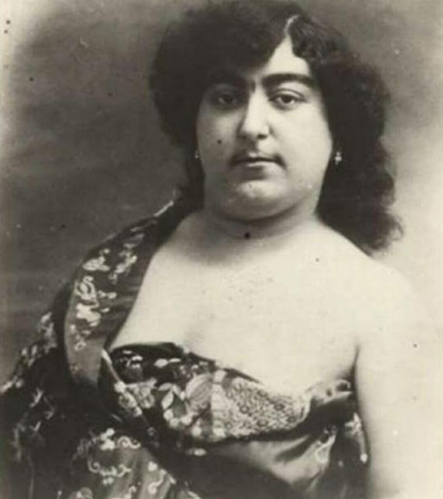 Την ήθελαν όλοι για την ομορφιά της: Η Ιρανή πριγκίπισσα που διεκδίκησαν 150 άντρες με 13 να αυτοκτονούν επειδή τους απέρριψε