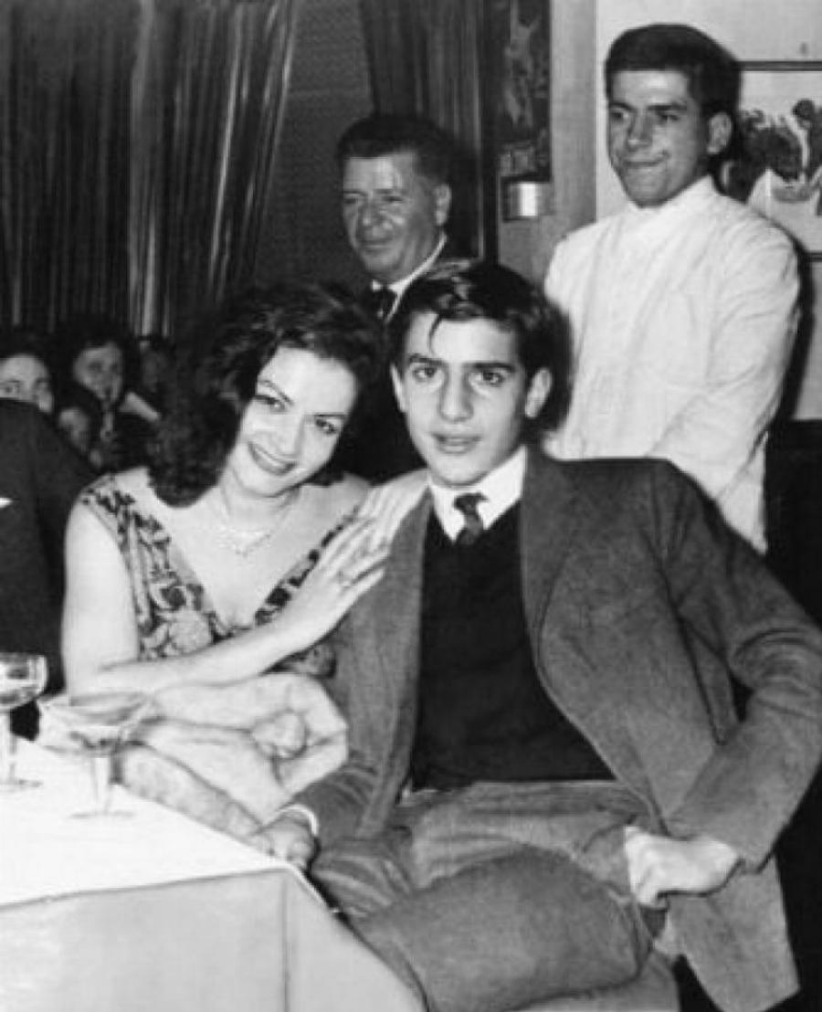 Ζωζώ Σαπουντζάκη: Ο δύσκολος χωρισμός που την έκανε να μεταναστεύσει στις ΗΠΑ, τα ερωτικά μηνύματα του Αλεξάνδρου Ωνάση και το σκάνδαλο που την σημάδεψε