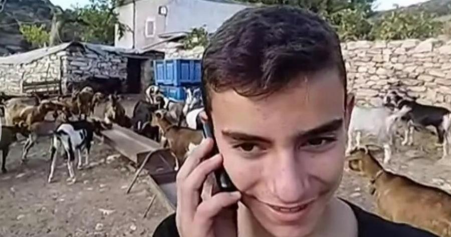 Παράδειγμα προς μίμηση: O Βασίλης από την Νάξο είναι 12 χρονών, είναι βοσκός και είναι αριστούχος μαθητής