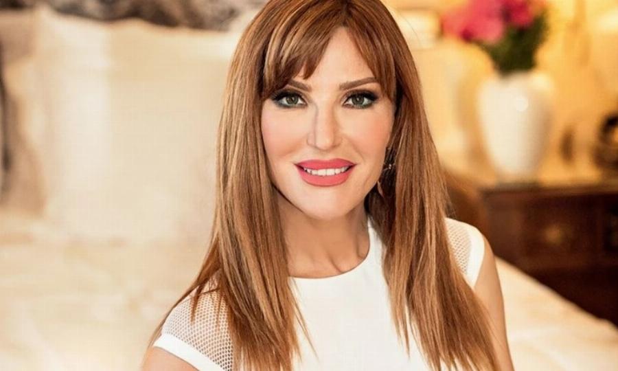 Αρνείται τις πλαστικές: Η Βίκυ Χατζηβασιλείου αποδεικνύει στα 56 της ότι η ομορφιά δεν έχει ηλικία