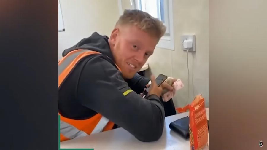 Έγινε πάμπλουτος σε μια νύχτα: H στιγμή που 28χρονος εργάτης μαθαίνει ότι κέρδισε 1.200.000€ στο Λόττο