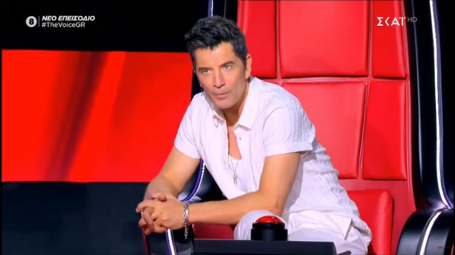 «Ρουβάς σημαίνει στραβός και ύπουλος»: Γούρλωσε τα μάτια και τσαντίστηκε ο Σάκης με αυτό που του είπε στο Voice