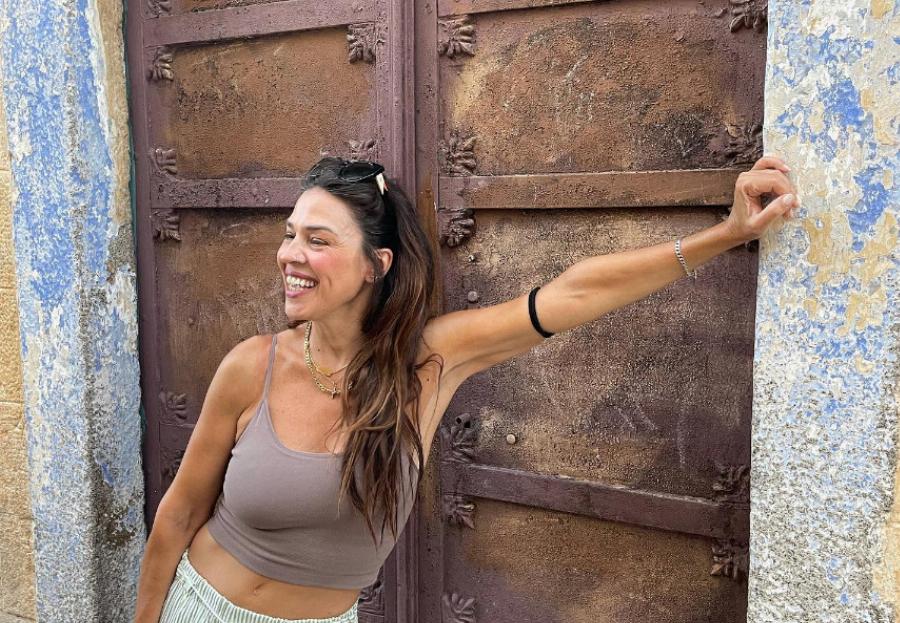 Ναταλία Δραγούμη: Τα 20 χρόνια του έρωτα με τον Έντι Ρόμπερτς, ο γάμος με τις φόρμες, ο μεγάλος φόβος και η καριέρα στην τηλεόραση