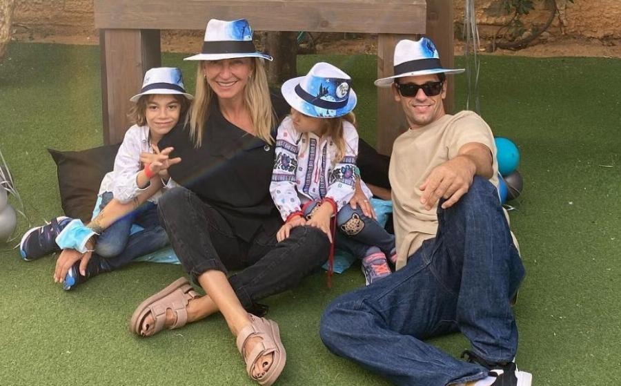 Ρούλα Ρέβη: Η εξομολόγηση για τη δύσκολη εφηβεία, το σχολείο που παράτησε, η μητρότητα και η διαφορά ηλικίας με τον Αποστόλη Τότσικα