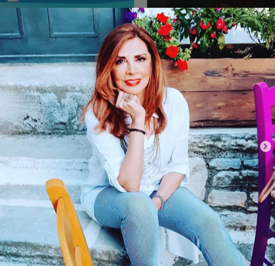 Παραμυθένιο με μεγάλη πισίνα: Το εντυπωσιακό εξοχικό της Μιμής Ντενίση στο Θεολόγο που θυμίζει μικρό παλάτι