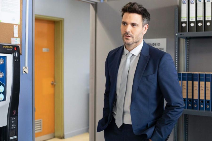 Τον βλέπουν και λιώνουν οι γυναίκες: Μελαχρινός και μουσάτος – Αυτός είναι ο κούκλος αδερφός του Μιχάλη Λεβεντογιάννη, Δημήτρης