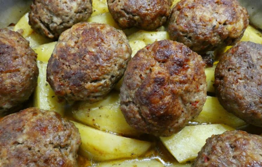 Το μυστικό των σεφ αποκαλύπτεται: Τα 2 άγνωστα υλικά που θα κάνουν τα μπιφτέκια αφράτα και ζουμερά