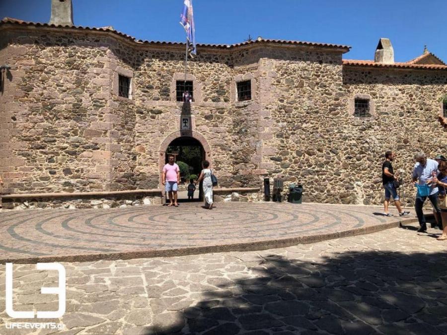 Ο Ταξιάρχης στο Μανταμάδο: Η ιστορία της θαυματουργής σπάνιας εικόνας του Αρχάγγελου Μιχαήλ