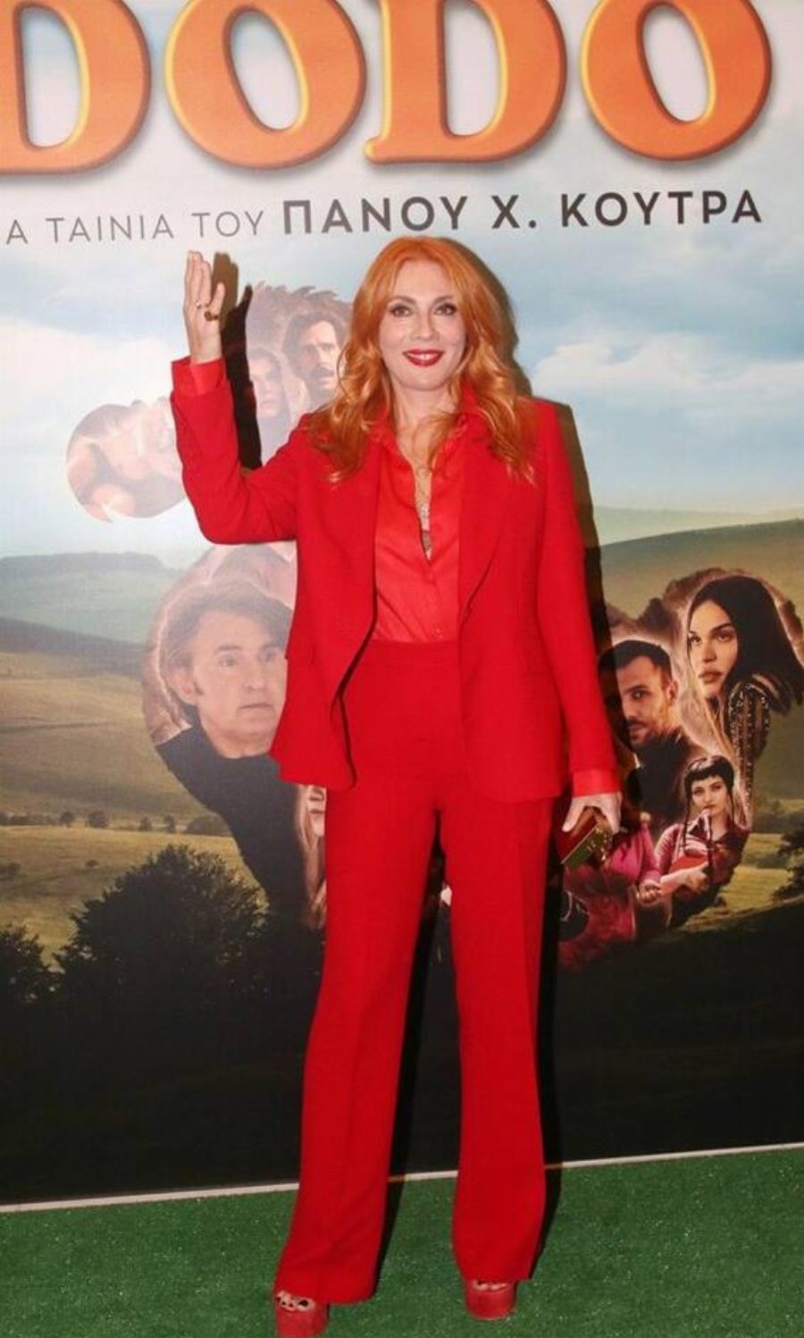 Τέλος εποχής για το ξανθό της Σμαράγδας Καρύδη: Άλλαξε τα μαλλιά της μετά από χρόνια και μείναμε άφωνοι