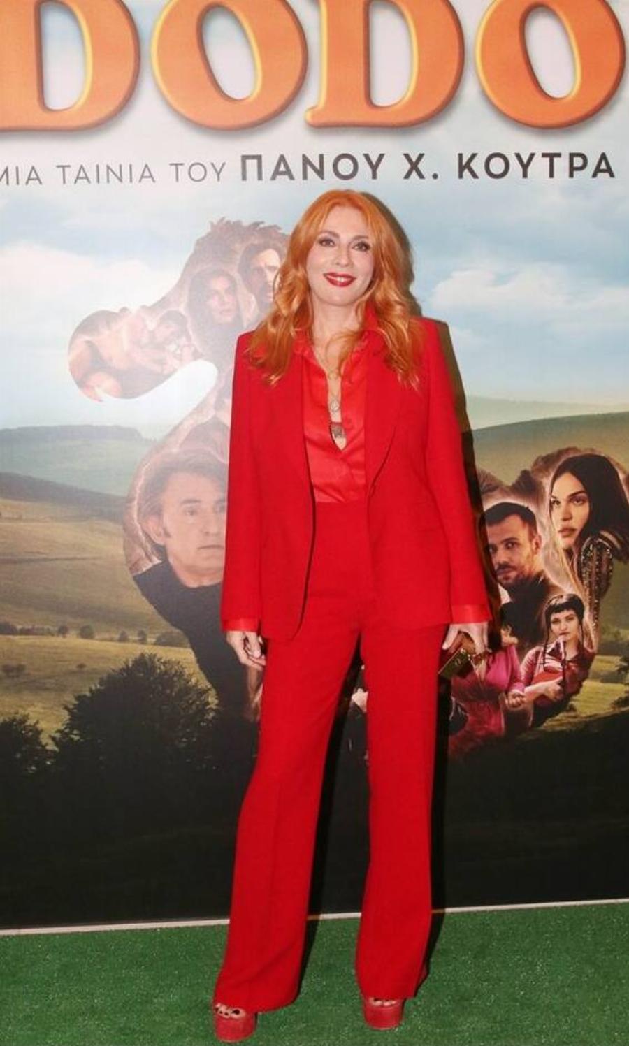 Τέλος εποχής για το ξανθό της Σμαράγδας Καρύδη: Άλλαξε τα μαλλιά της μετά από χρόνια και μείναμε άφωνοι