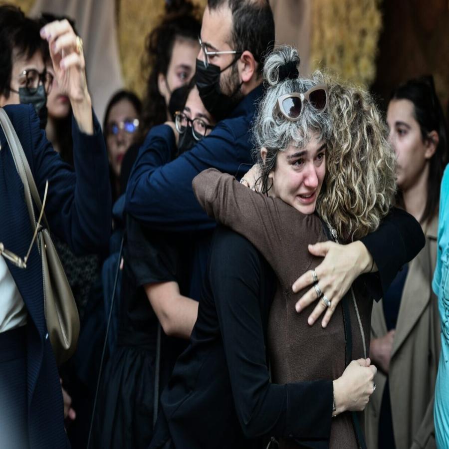 Ηλίας Ζερβός: Βαθιά οδύνη στην κηδεία του αγαπημένου ηθοποιού