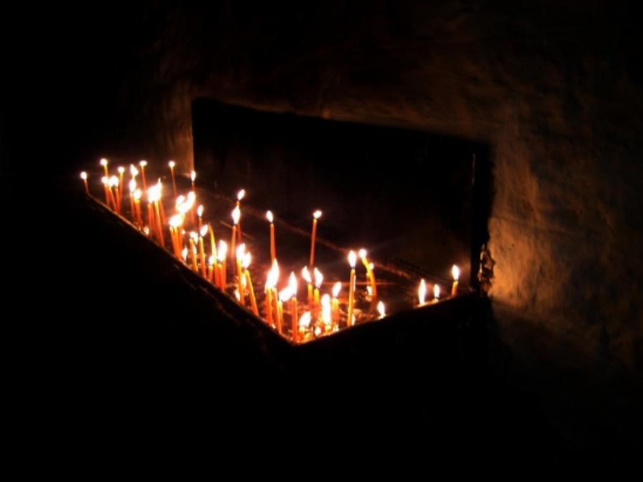 Η στάση που επιβάλλεται να κάνεις: Η καθηλωτική Αγία Παρασκευή στην Κοιλάδα των Τεμπών με το κρυφό θαυματουργό προσκύνημα