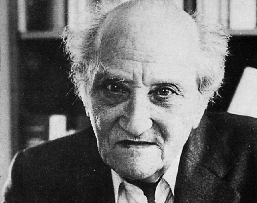 Πολυτεχνείο: Σε ποιον ανήκει η μεγάλη κεφαλή-άγαλμα στο προαύλιο του ΕΜΠ και δεν έχει σχέση με την εξέγερση του 1973