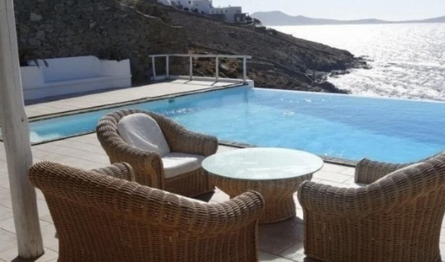 Πωλείται η πολυτελής βίλα της Ρούλας Κορομηλά στη Μύκονο: Το εξωφρενικό ποσό πώλησης και ο λόγος που το έκανε