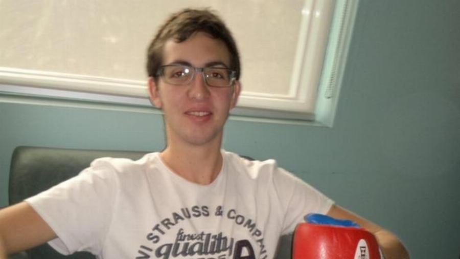 Μόλις είχε ξεκινήσει το Πανεπιστήμιο: Ο 22χρονος που έπαθε εγκεφαλικό, έπεσε σε κώμα και προειδοποιεί για τα «αθώα» συμπτώματα